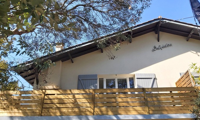 Piraillan Apartment | Appartement T2 de 42m2 Avec Balcon à 150m de la Plage Côté Bassin