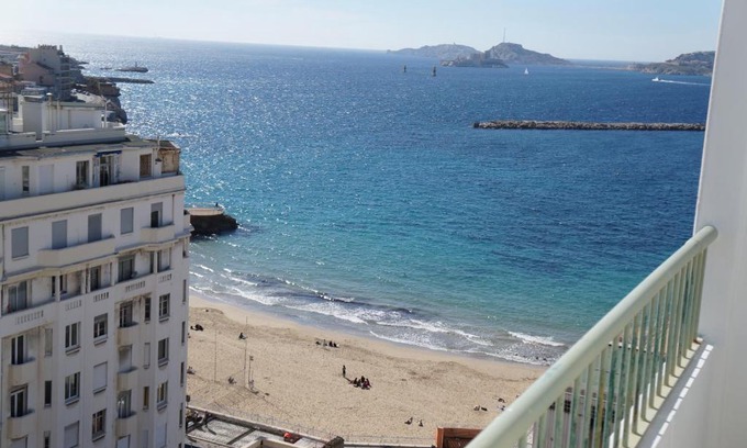 Le Pharo Apartment | Appartement T3 Pharo - Vue panoramique sur Notre Dame et la plage des Catalans