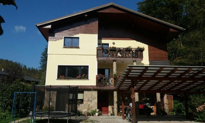 Dobrova-Polhov Gradec Apartment | Appartment Bezenica