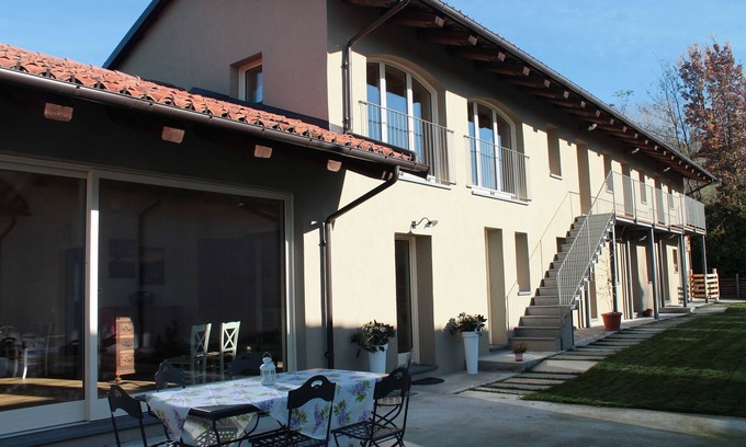 Cherasco Apartment | Appartment in eco-friendly Langhe farmhouse. Yoga Shala and lessons available.