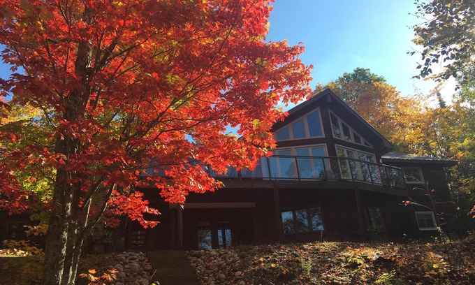 Kearney Cottage | Appealing cottage by the lake