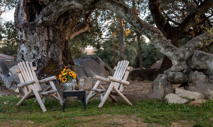 Julian Hotel | Apple Tree Inn