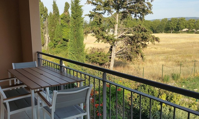 Pernes-les-Fontaines Apartment | Apt 50m2 with balcony fully equipped near Avignon