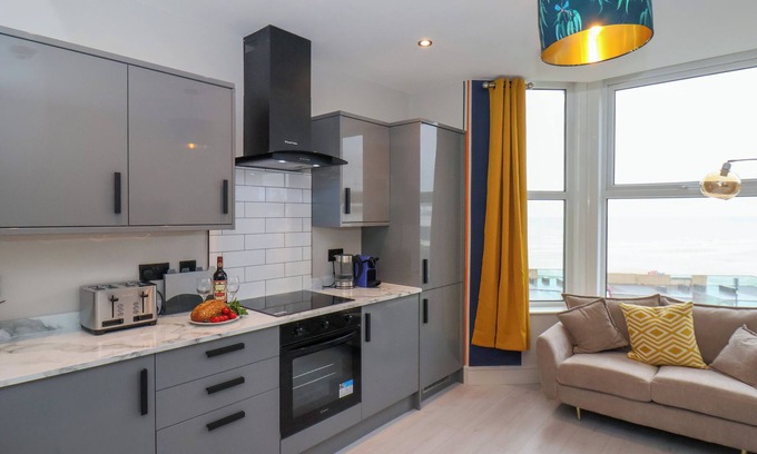 Bridlington Cottage | Apt 6 @ Hunter's Quay