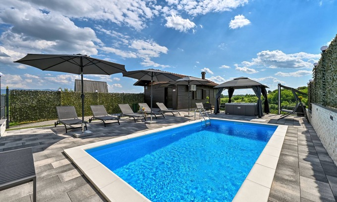 Krapina-Zagorje House | AquaHaven With Private Pool And Wellness, Veliko Trgovišće, Croatia