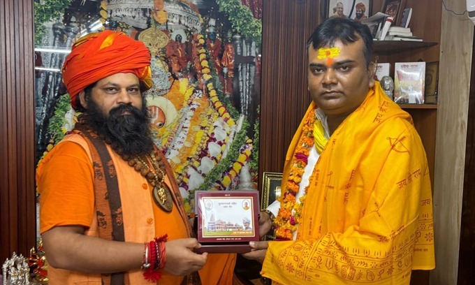 Faizabad House | Aradhya home stay nSpacious 5-bedroom building in welcoming Ayodhya withAC,WiFi