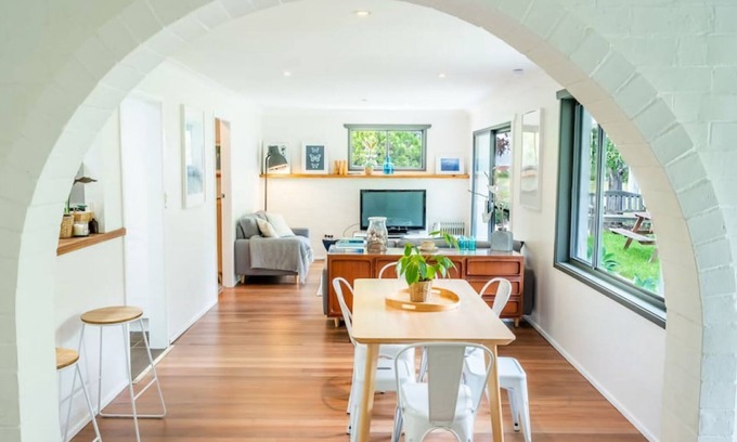 Culburra Beach House | Araluen - Stunningly renovated house down by the lake!
