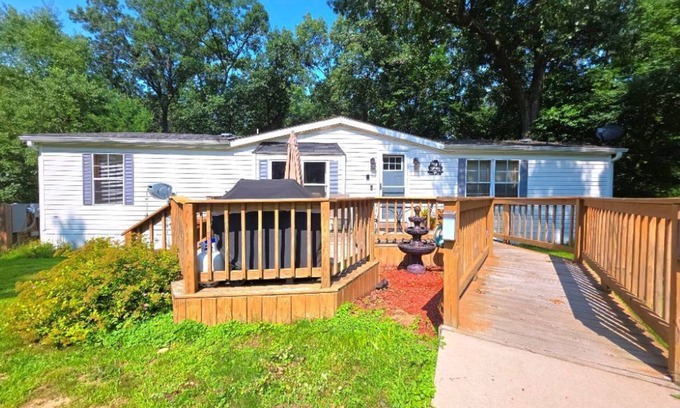 Lyndon Station House | Arbor Lake Getaway, just minutes from Wisconsin Dells