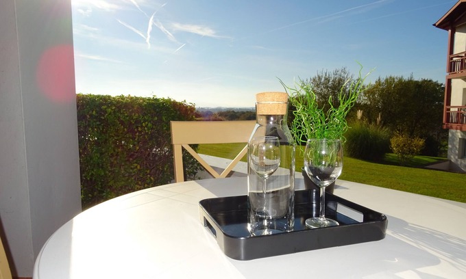 Arcangues Apartment | Arcangues - Near Biarritz - Apartment "Cozy Chic" - 2/4 people - Wifi