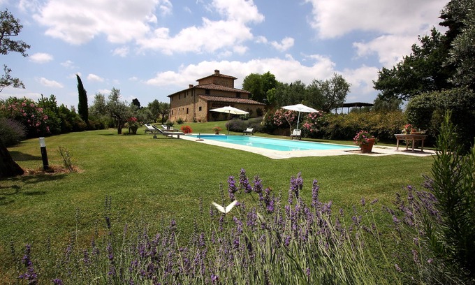 San Casciano in Val di Pesa Villa | Archipettoli - a historical manor house with stunning panoramic views