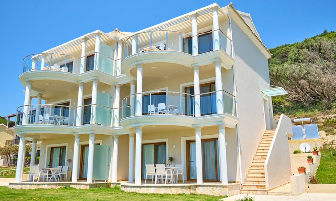 Afionas Apartment | Armikes Beachfront Suite 3 Afionas Corfu