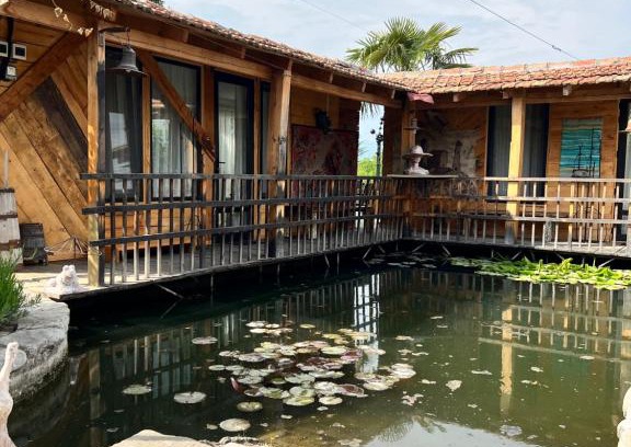 Telavi Ski Chalet | Artist's Cellar