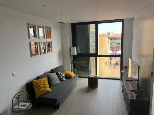 Cunit Apartment | Artistic beach apartment