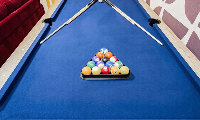 Las Vegas Apartment | Artsy Vegas Hideaway: Pool Table & Prime Location