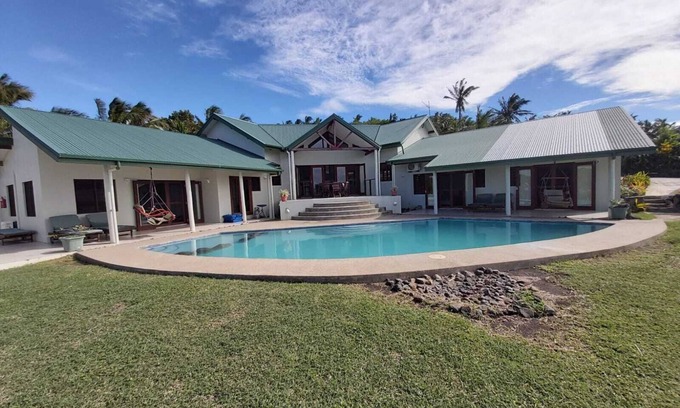 Volivoli Villa | Asbolute oceanfront luxury villa and swimming pool