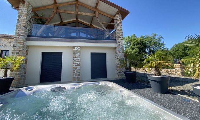 Villeneuve-Lecussan House | At Bascans