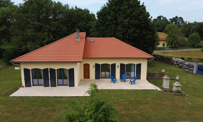 Saint-Paul House | At the foot of the mountains: villa des nestes