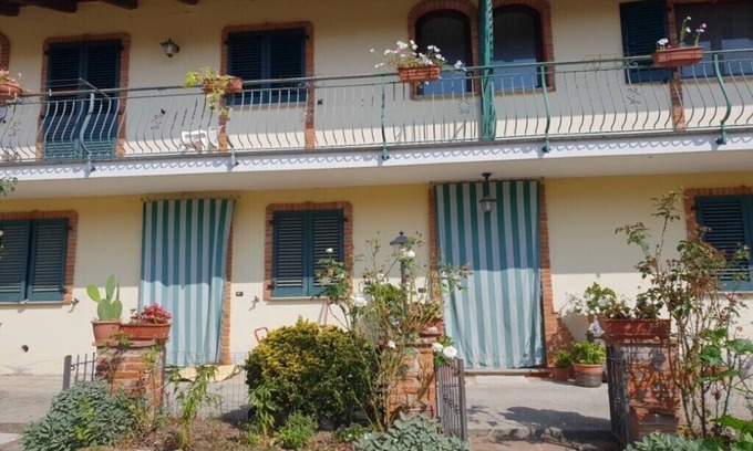 Sommariva del Bosco House | At the gates of the Langhe