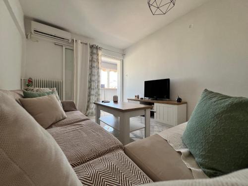 Peristeri Apartment | Athenian Sky View - next to Metro