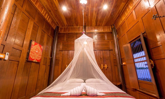 Ayutthaya House | Athithara home river view