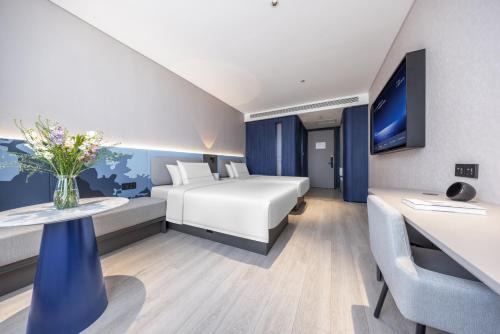 Jiang Han Hotel | Atour Light Hotel Wuhan Jianghan Road Xunlimen Subway Station