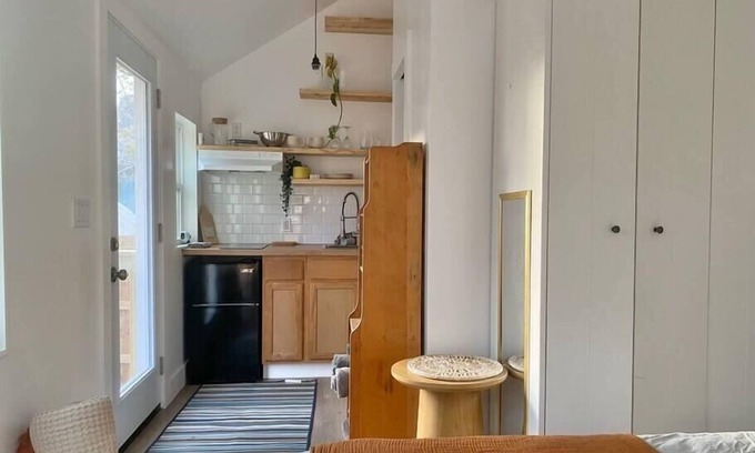 Blackshear-Prospect Hill House | ATX Tiny House. Quick Trip to Zilker and ACL.