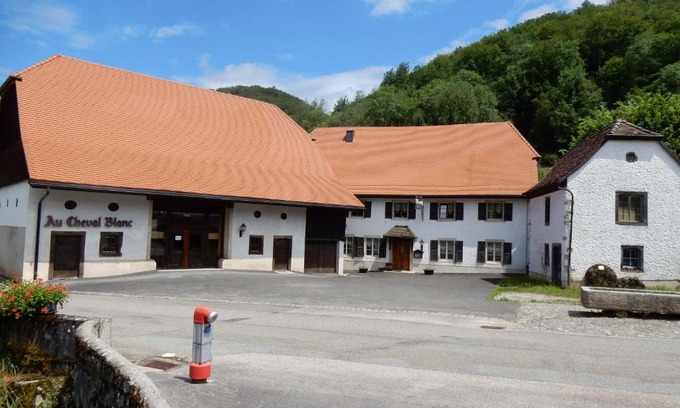 Asuel House | Au Cheval Blanc