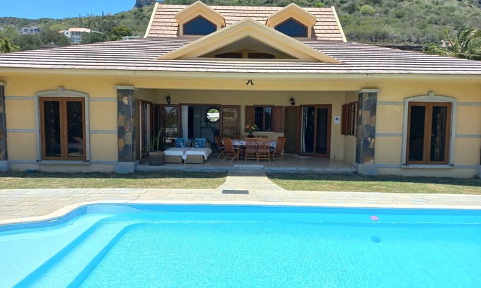 Le Morne Villa | "Au Pied du Morne Brabant"