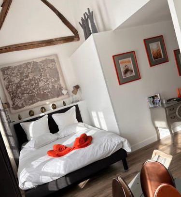 Anet House | Auberge de la rose