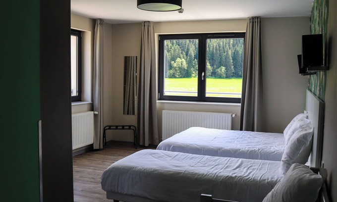 La Cluse-and-Mijoux Hotel | Auberge du Château de Joux