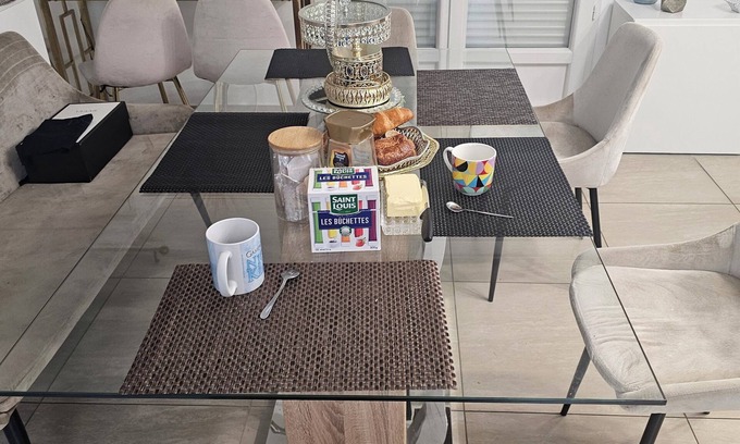 Drancy Bed & Breakfast | Auberge Emmanuel