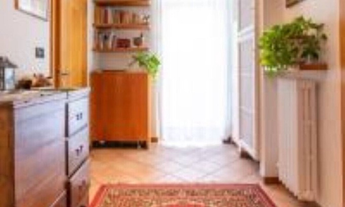 Est Apartment | Aurora's Balcony