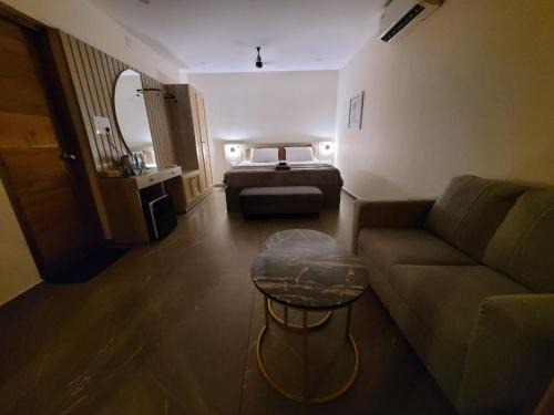 Kozhikode House | Aurora The Pool Villa