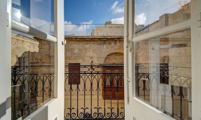Birgu Apartment | Authentic 1BR home in the Heart of Birgu!