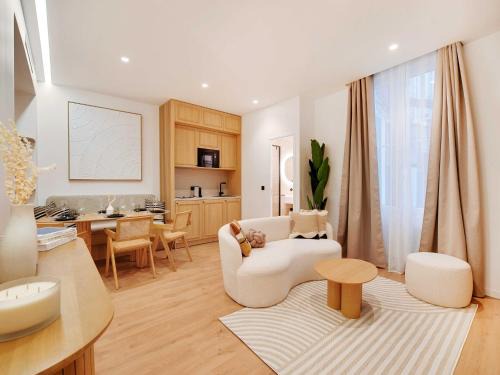 Pigalle Apartment | Authentic apartment - 3BR 6P - Moulin Rouge