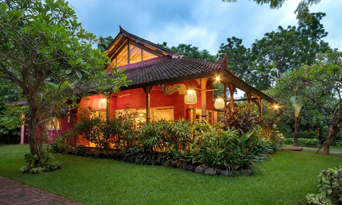 Pemuteran Villa | Authentic, peaceful villa with private pool and a lush tropical garden (3000 m2)