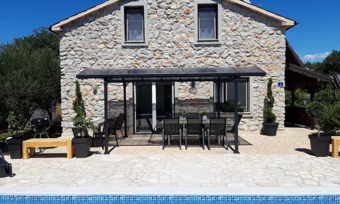 Vilanija Villa | Authentic stone house with great pool and large garden!