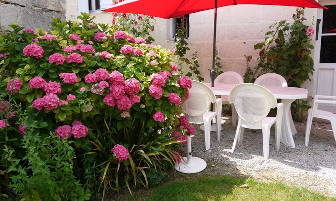 Saint-Georges-des-Coteaux House | Aux Chambres des Bujours