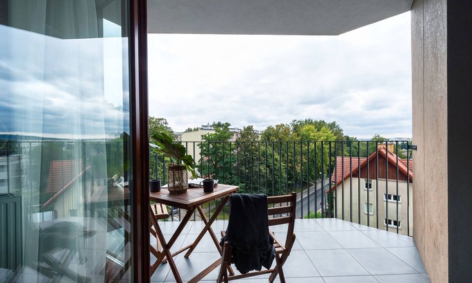 Pradnik Bialy Apartment | Avenue Apartment - LoftAffair