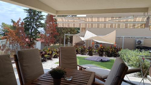 Lefkippos House | Avra Vip Villa