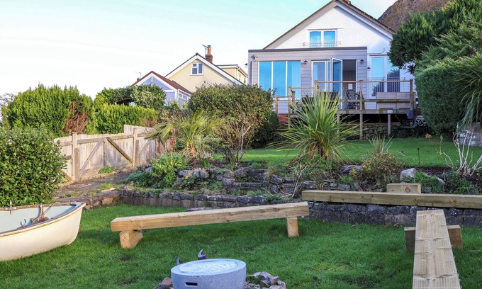 Gwaenysgor Near Prestatyn Cottage | AWEL Y MOR, pet friendly, with hot tub in Prestatyn