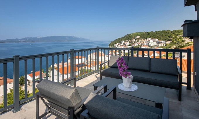 Komarna Apartment | Awesome apartment in Komarna with WiFi