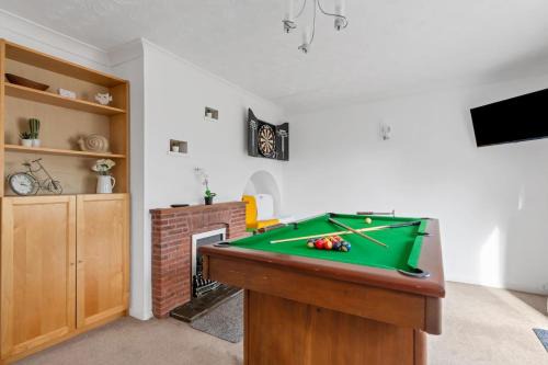 Kegworth Apartment | Awesome Games Room House! EMA Donington Park, with FREE parking