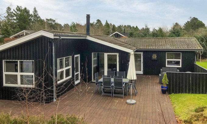 Hou House | Awesome home in Hals with WiFi