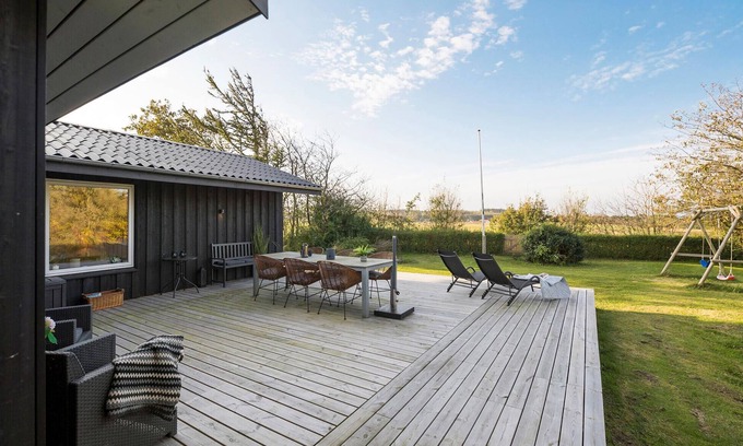 Trend House | Awesome home in Løgstør with WiFi