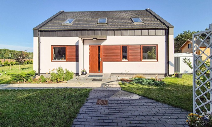 Miroszewo House | Awesome home in Nowe Warpno with WiFi
