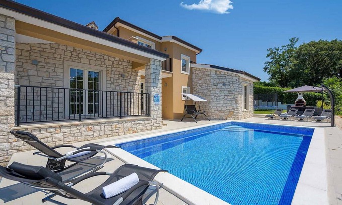 Jasenovica House | Awesome home in Porec