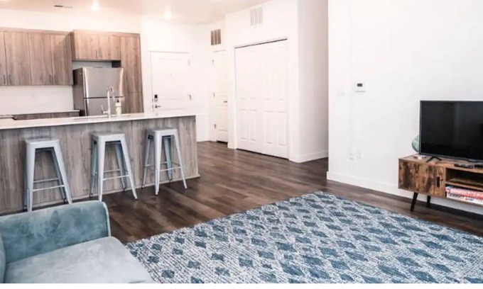 Logan Apartment | Awesome, Stylish Unit in Logan! All to Yourself!