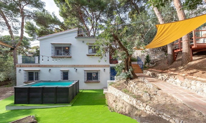 Pinares de San Anton Ski Chalet | Axarquía - Two Bedroom Chalet, Sleeps 6