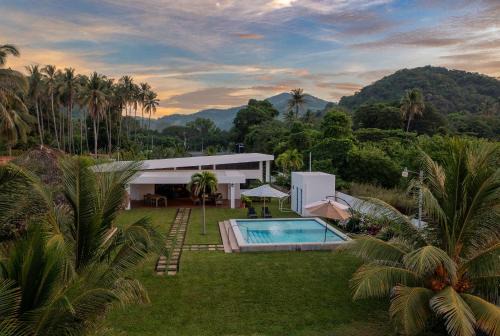 Las Piedronas House | Ayanna Beach Front Heaven